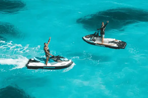 Гидроциклы и водные развлечения в Таиланде