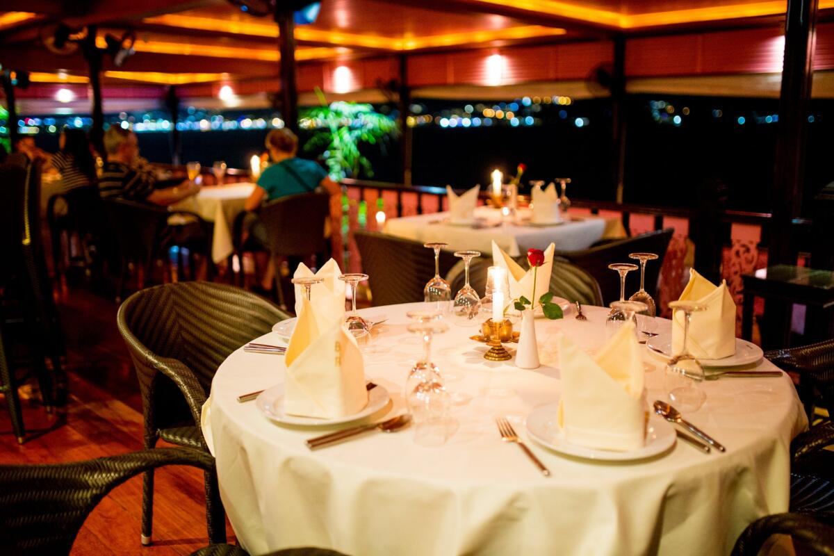 Restaurant table Baan Rim Pa
