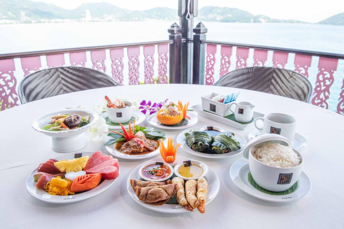 Restaurant table Baan Rim Pa