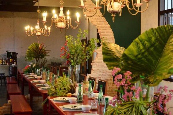Restaurant table Baan Ar-Jor