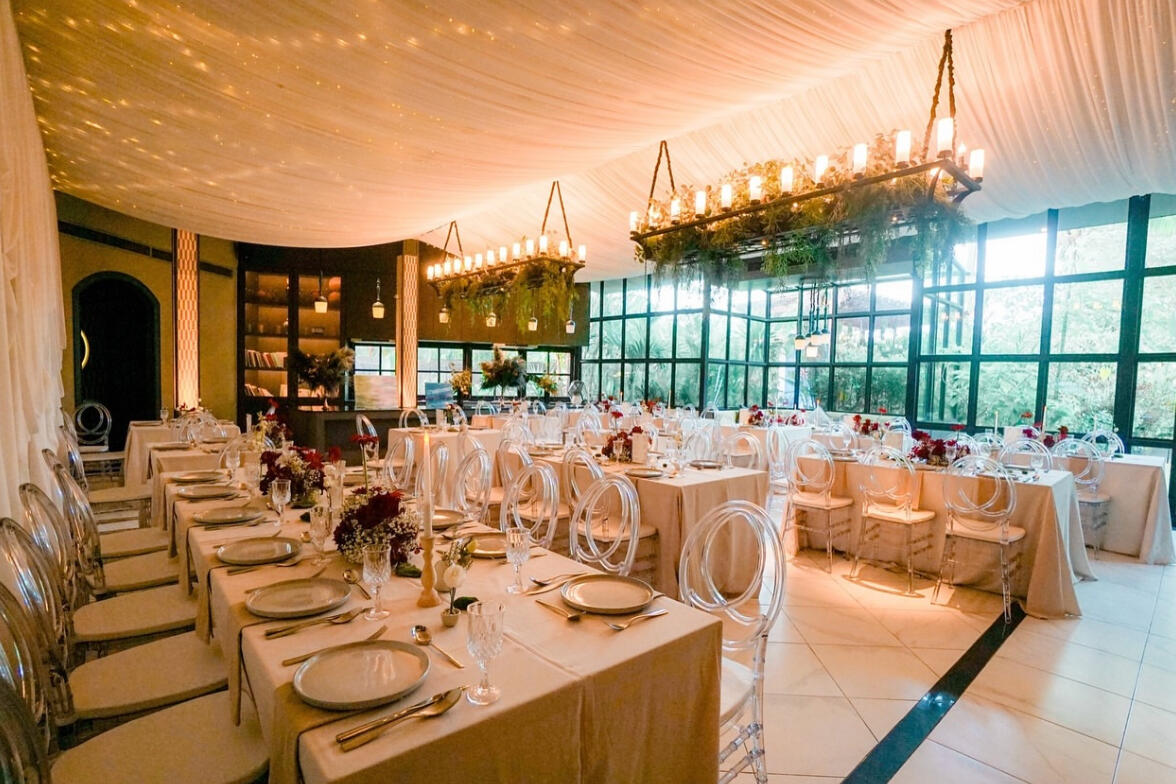 Restaurant table Suay