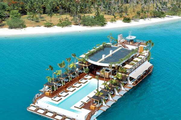 Yona beach club