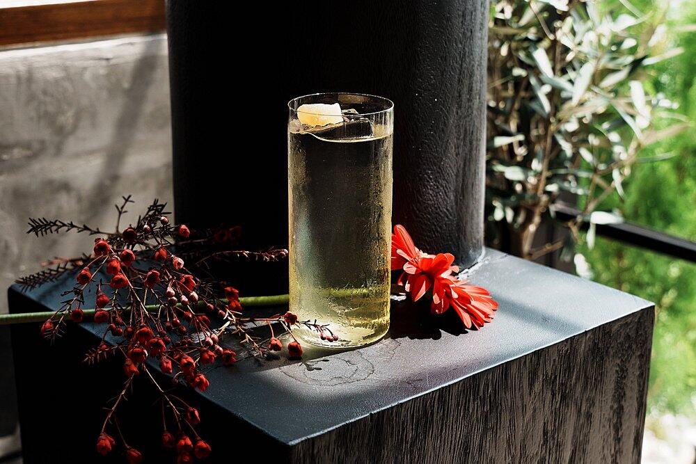Restaurant table Etna