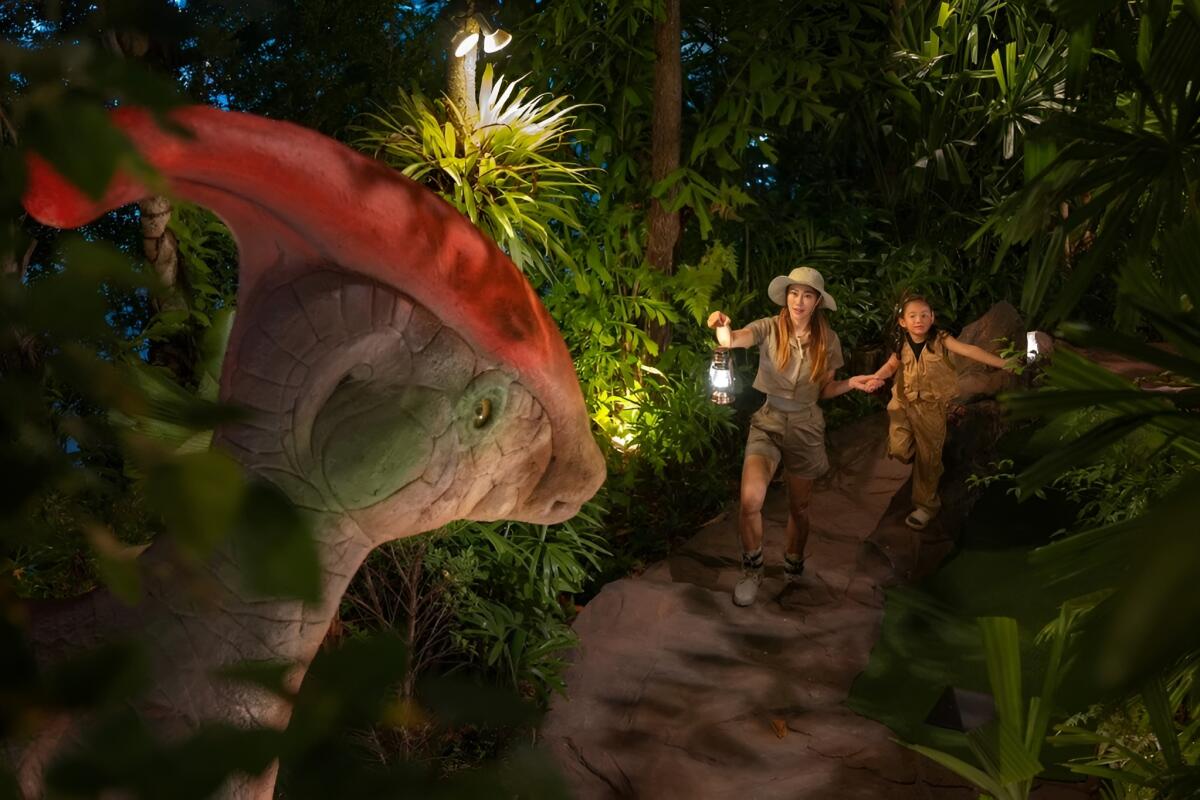 Dino Park + Play Mini Golf
