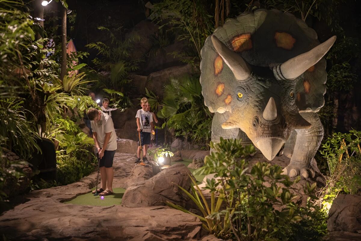 Dino Park + Play Mini Golf