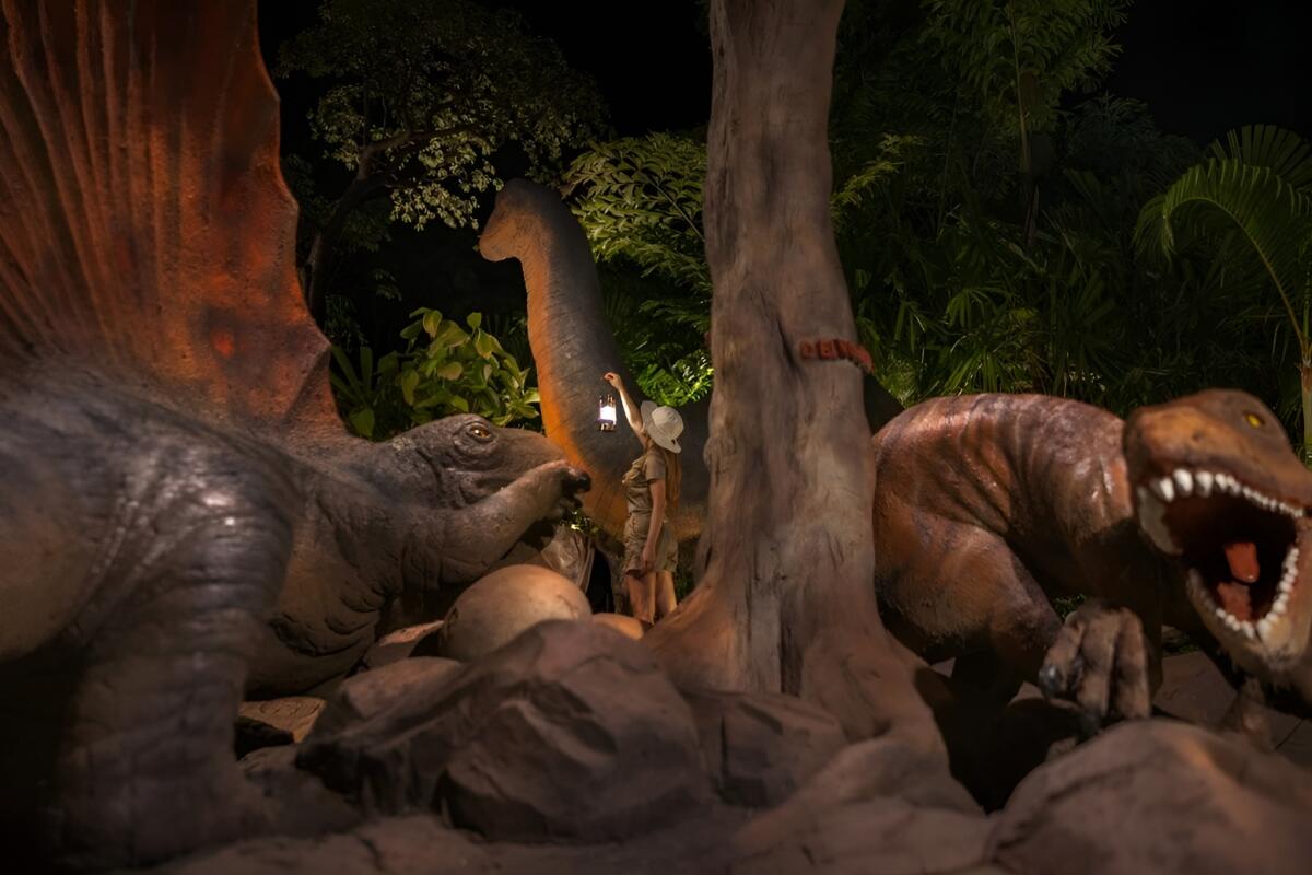 Dino Park + Play Mini Golf