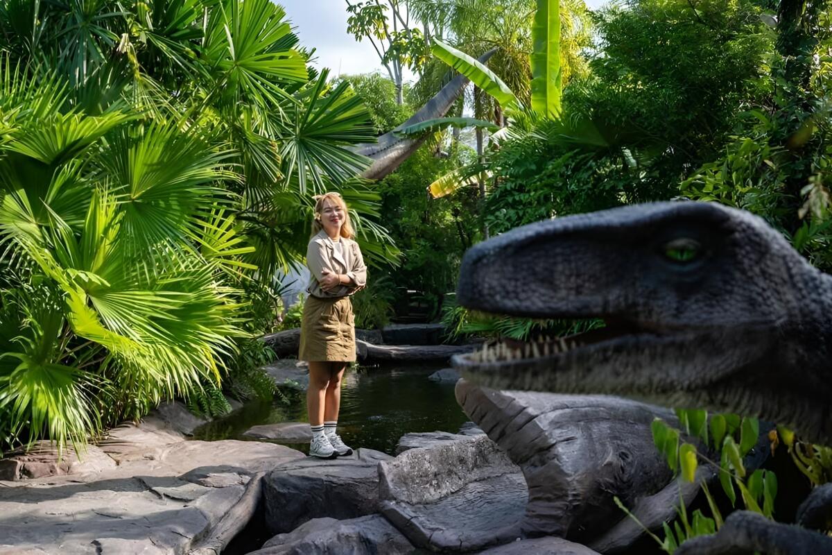 Dino Park + Play Mini Golf