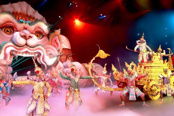 Шоу Фантазия – яркое шоу с танцами и слонами на Пхукете