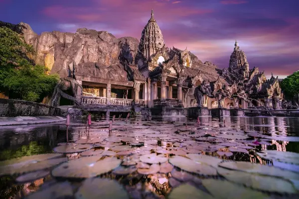 Шоу Фантазия – яркое шоу с танцами и слонами на Пхукете