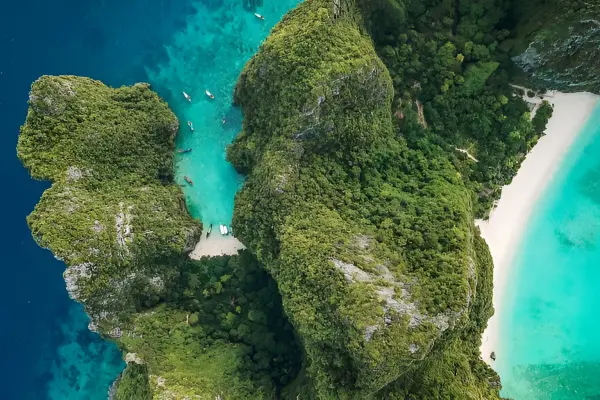 Фотография экскурсии Пхи-Пхи и Бамбу – бухта Майя Бей и снорклинг (комфорт)