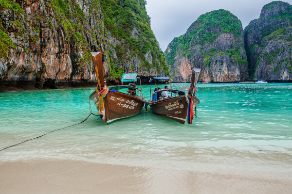 Острова Пхи-Пхи и Бамбу – стандартная морская экскурсия на спидботе