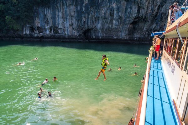 Остров Джеймса Бонда – морской круиз на прогулочном корабле по заливу Пханг Нга