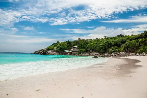 Остров Рача – отдых с ночёвкой на тропическом острове