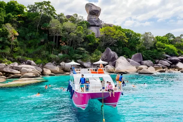 Симиланы на катамаране (старт с пирса Тапламу)