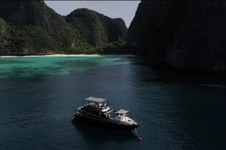 Прогулка на роскошной яхте HYPE – залив Пханг Нга и Краби