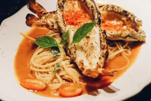 Suay – современная тайская кухня от шефа из Michelin Guide