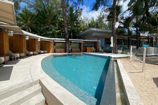 Пляжный клуб Catch на Пхукете – роскошный отдых у моря с рестораном и вечеринками на пляже Банг Тао