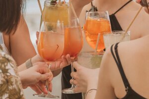 Пляжный клуб Catch на Пхукете – роскошный отдых у моря с рестораном и вечеринками на пляже Банг Тао