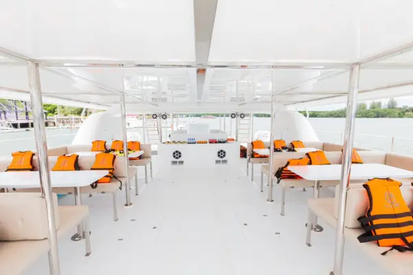 Встреча заката на катамаране – остров Корал и мыс Промтеп