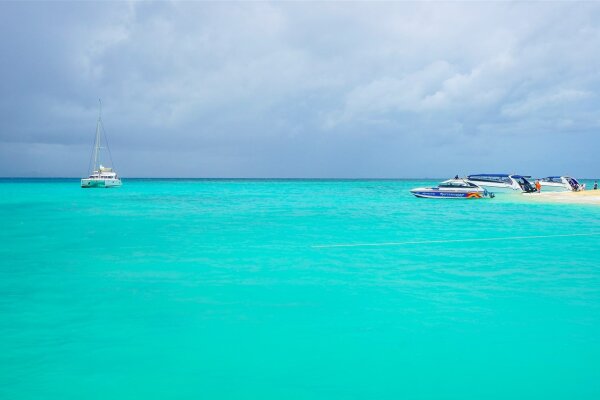 Острова Пхи-Пхи с ранним выездом – комфортная программа на спидботе