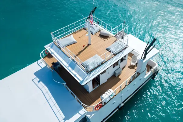 Диско-катамаран – вечеринка в заливе Пханг Нга и остров Джеймса Бонда