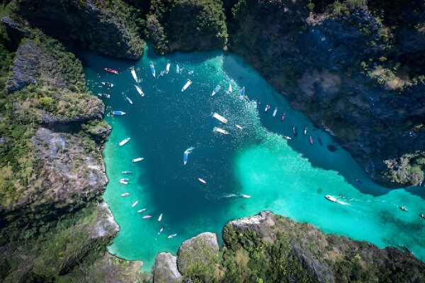 Ленивые Пхи-Пхи и Кай на катамаране – комфортная экскурсия с поздним выездом