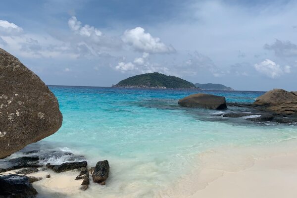 Симиланы на катамаране – люкс программа (старт с пирса Тапламу)