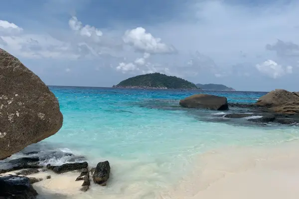 Симиланы на катамаране – люкс программа (старт с пирса Тапламу)