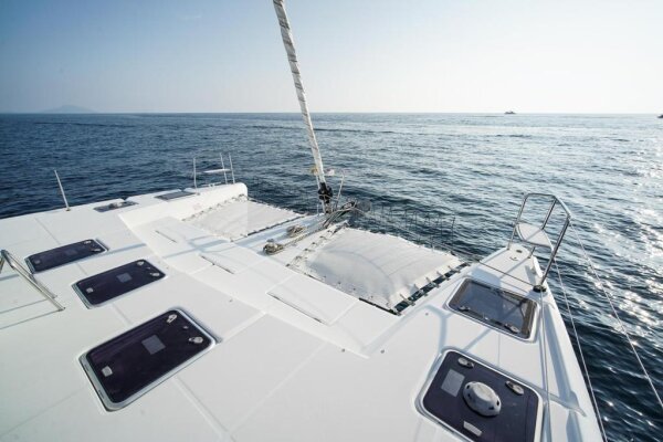 Круиз на катамаране Miss Coco - острова Рача и Корал