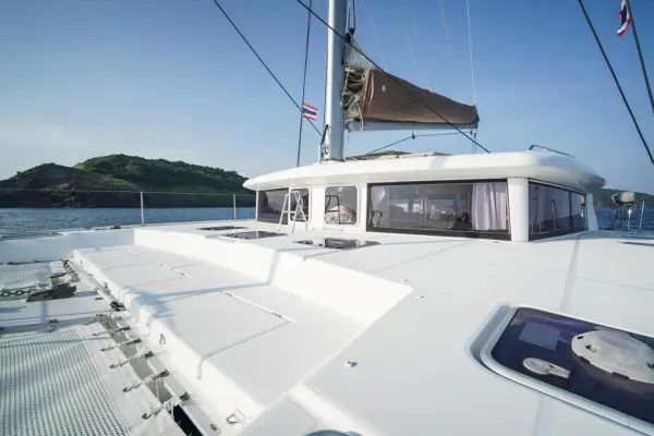 Круиз на катамаране Miss Coco - острова Рача и Корал