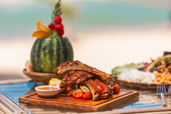 The Lazy Coconut – пляжный ресторан с грилем и коктейлями