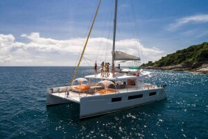 Круиз на катамаране Elizabeth – остров Рача и встреча заката у мыса Панва