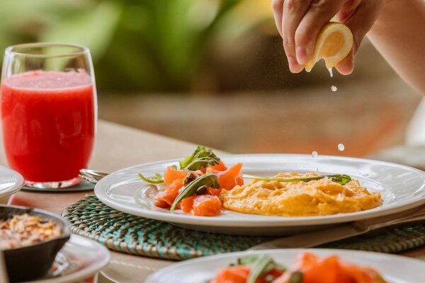 Catch Beach Club – пляжный ресторан с коктейлями и вечеринками