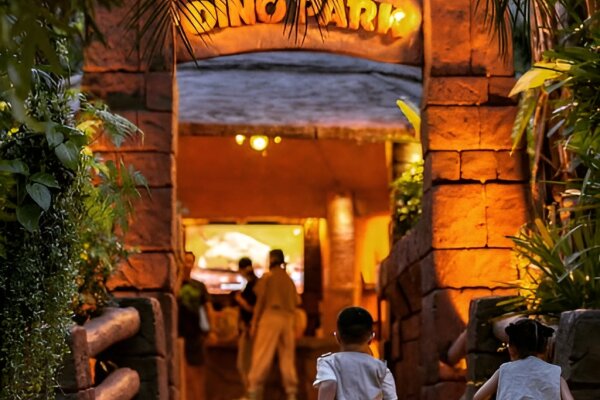 Дино Парк на Пхукете – мини-гольф среди динозавров и тематический парк
