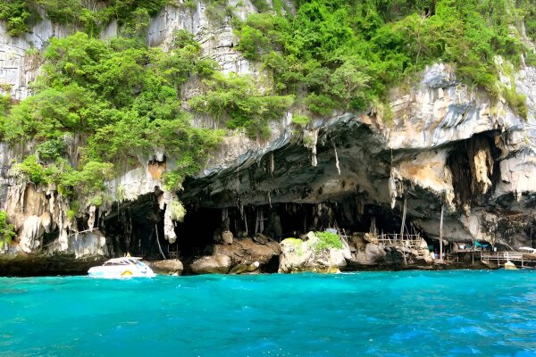 Острова Пхи-Пхи и остров Кай – морская экскурсия на спидботе