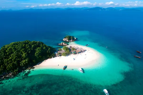 Phi Phi Islands and Kai Island – Sea Excursion by Speedboat