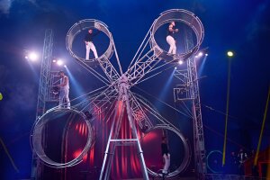 Цирк – акробатическое шоу и световое представление на Пхукете