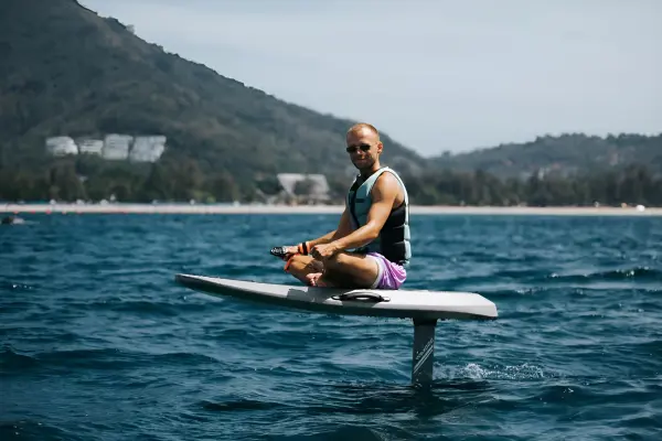 Фотография экскурсии Фойл-серфинг на Пхукете – катание на электро доске с подводным крылом