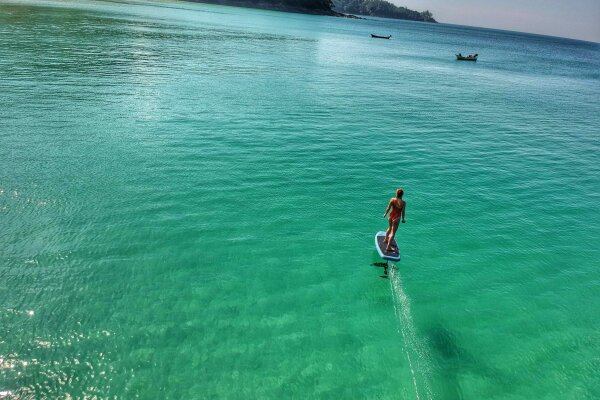 Фойл-серфинг на Пхукете – катание на электро доске с подводным крылом