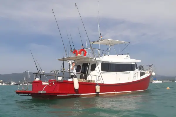 Морская рыбалка на рассвете - крабовые ловушки и подводная охота