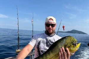 Морская рыбалка на рассвете - крабовые ловушки и подводная охота