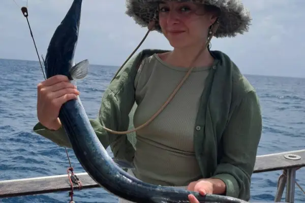 Морская рыбалка на рассвете - на катамаране