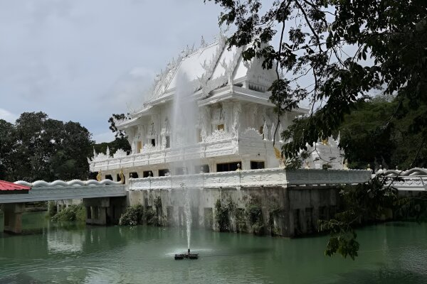 Природа и Нирвана - Белый храм, слоны, деревня Каренов и релакс в спа