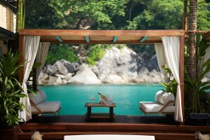 Плавучий пляжный клуб Yona: Новогодняя ночь