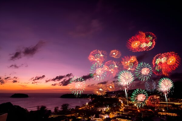 Новогодняя ночь на катамаране Miss Coco