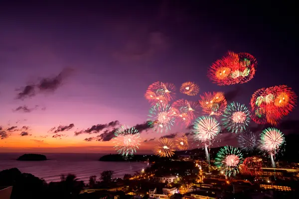 Новогодняя ночь на катамаране Miss Coco