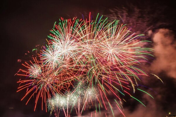 Новогодняя ночь на катамаране Miss Coco