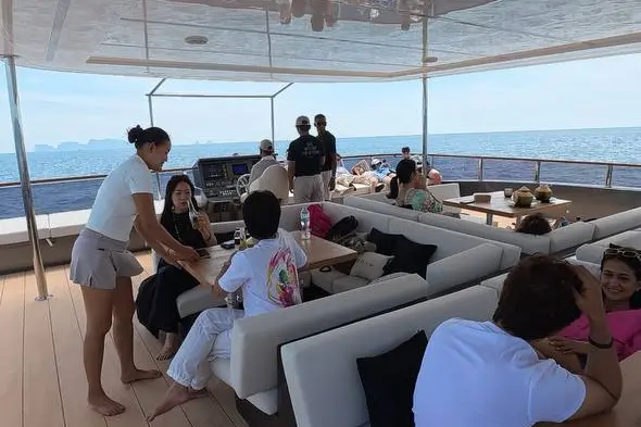 Экскурсия на Пхи-Пхи и Майя Бей на люкс катамаране "Ной"