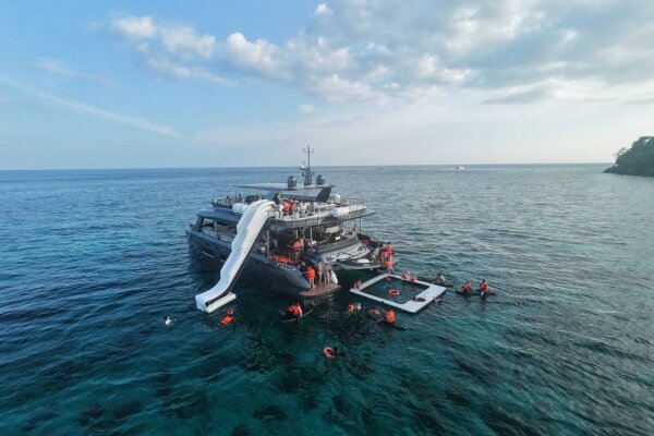 Экскурсия на Пхи-Пхи и Майя Бей на люкс катамаране "Ной"