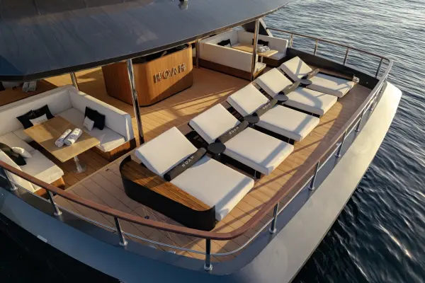 Экскурсия на Пхи-Пхи и Майя Бей на люкс катамаране "Ной"